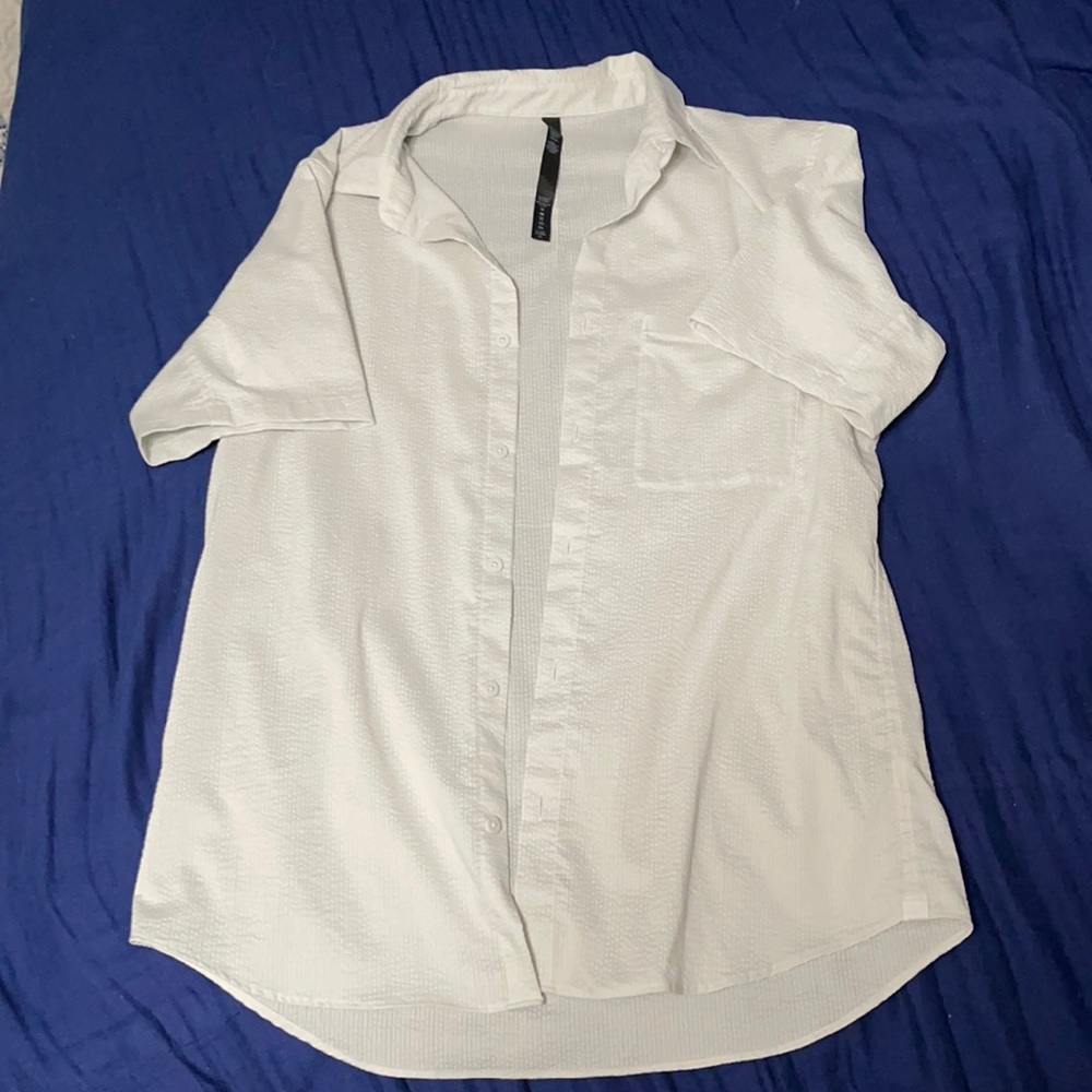 Rarely worn lululemon collared shirt.